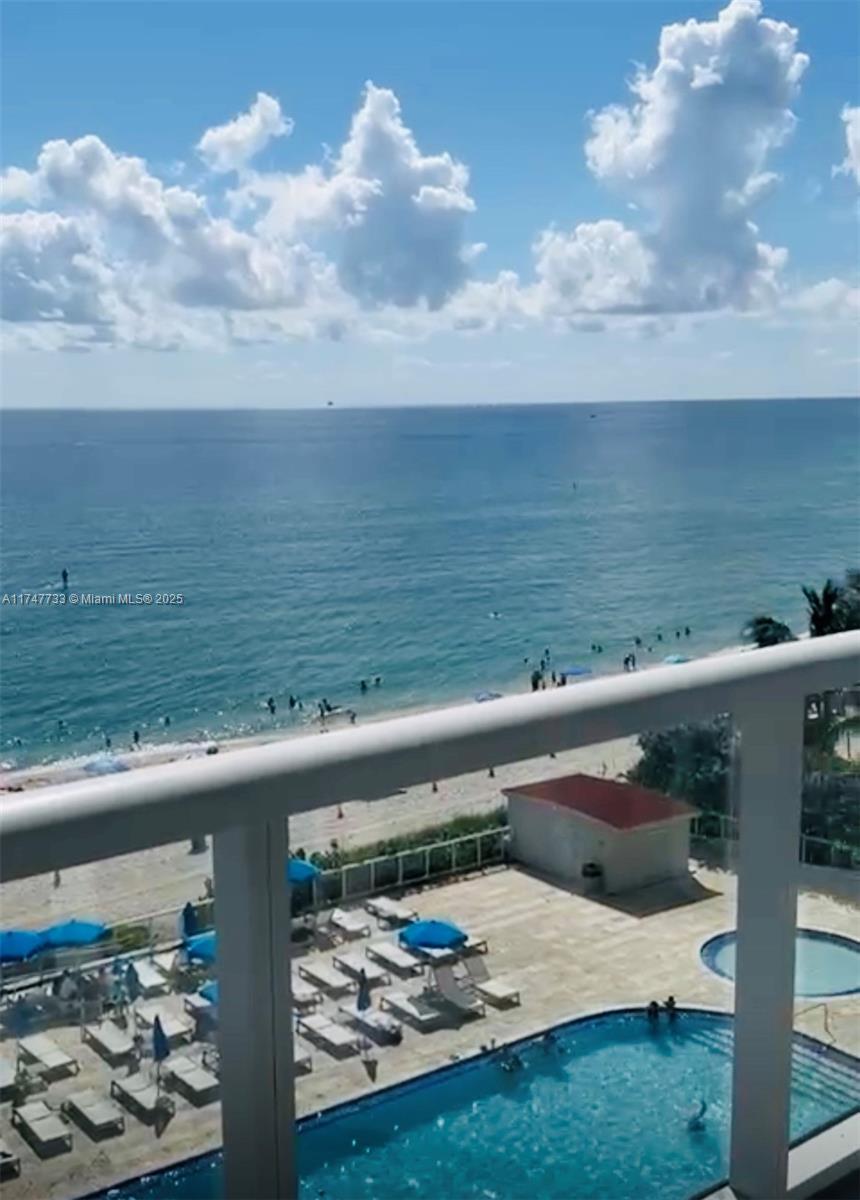 19201 Collins Ave 512