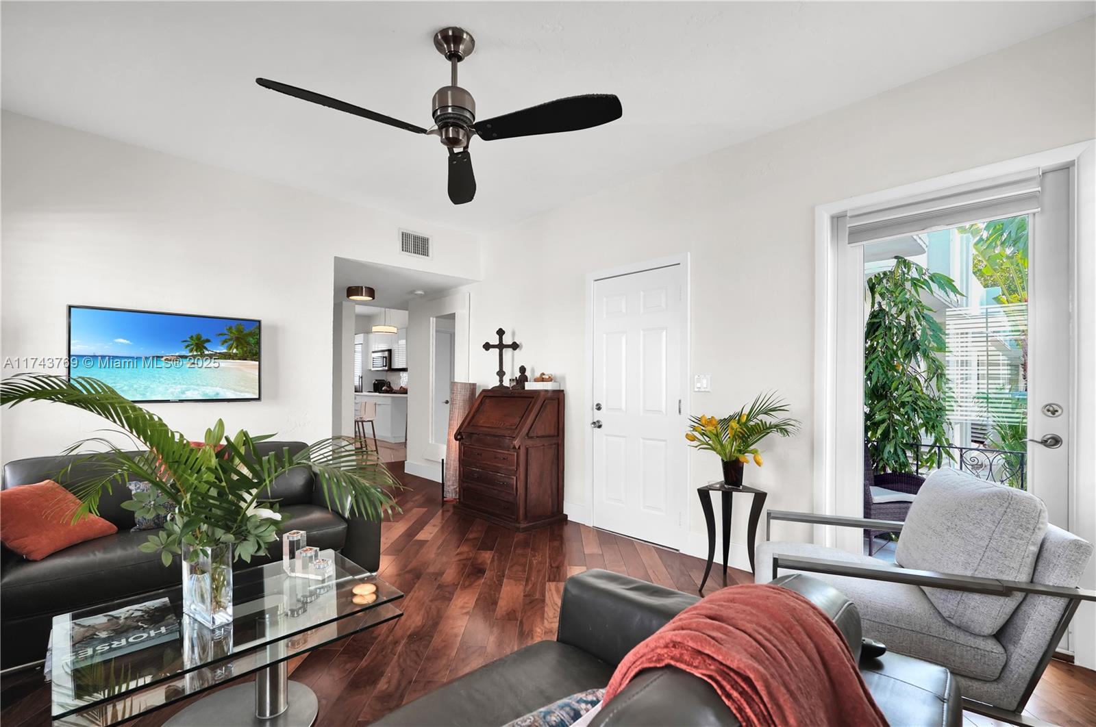 349 Meridian Ave B207