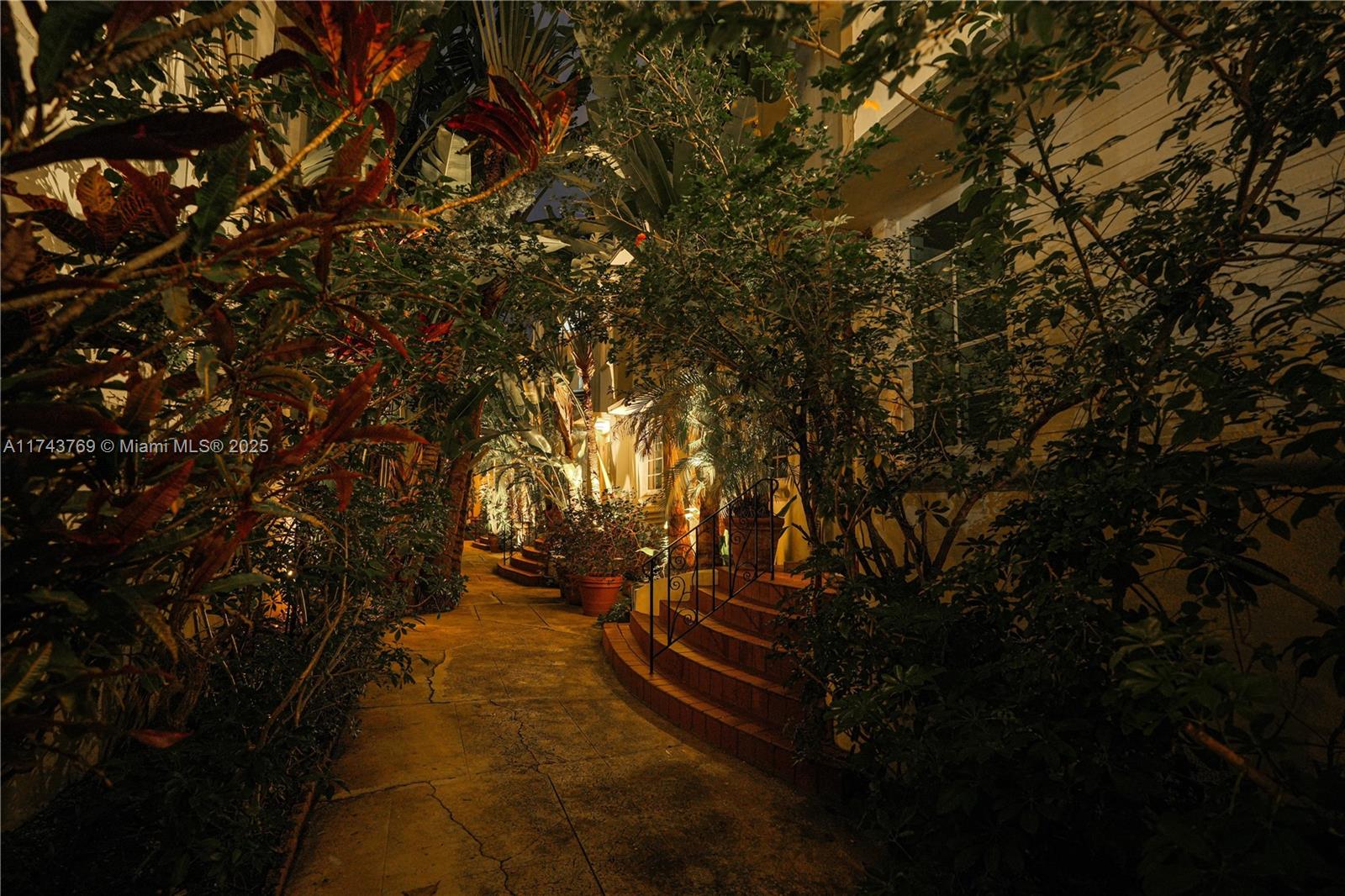 ENCLAVE ON SOUTH BEACH - Residential