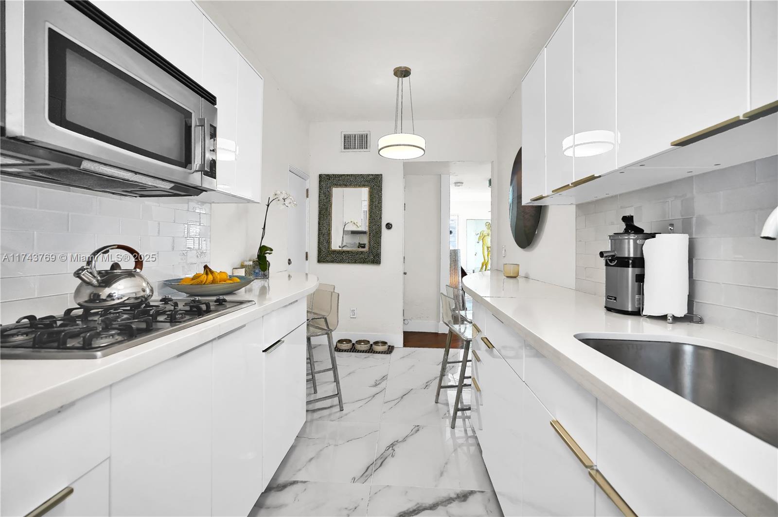 ENCLAVE ON SOUTH BEACH - Residential