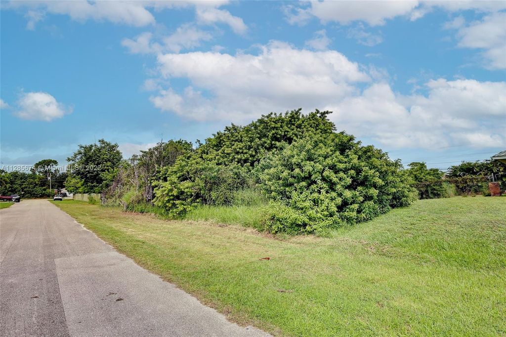 Photo of 573 SW Dailey Ave, Port Saint Lucie, FL 34953 (MLS # A11285674)