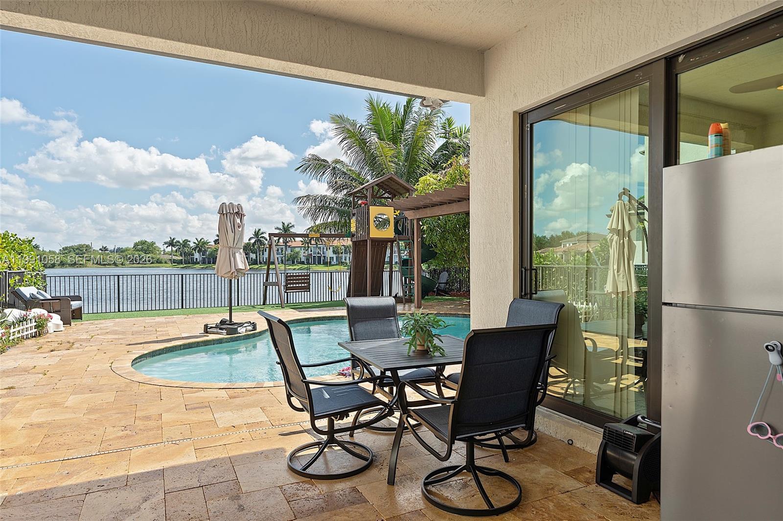 PEMBROKE LAKES SOUTH - Residential