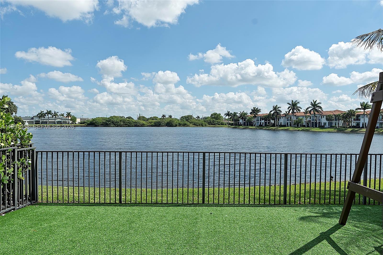 PEMBROKE LAKES SOUTH - Residential