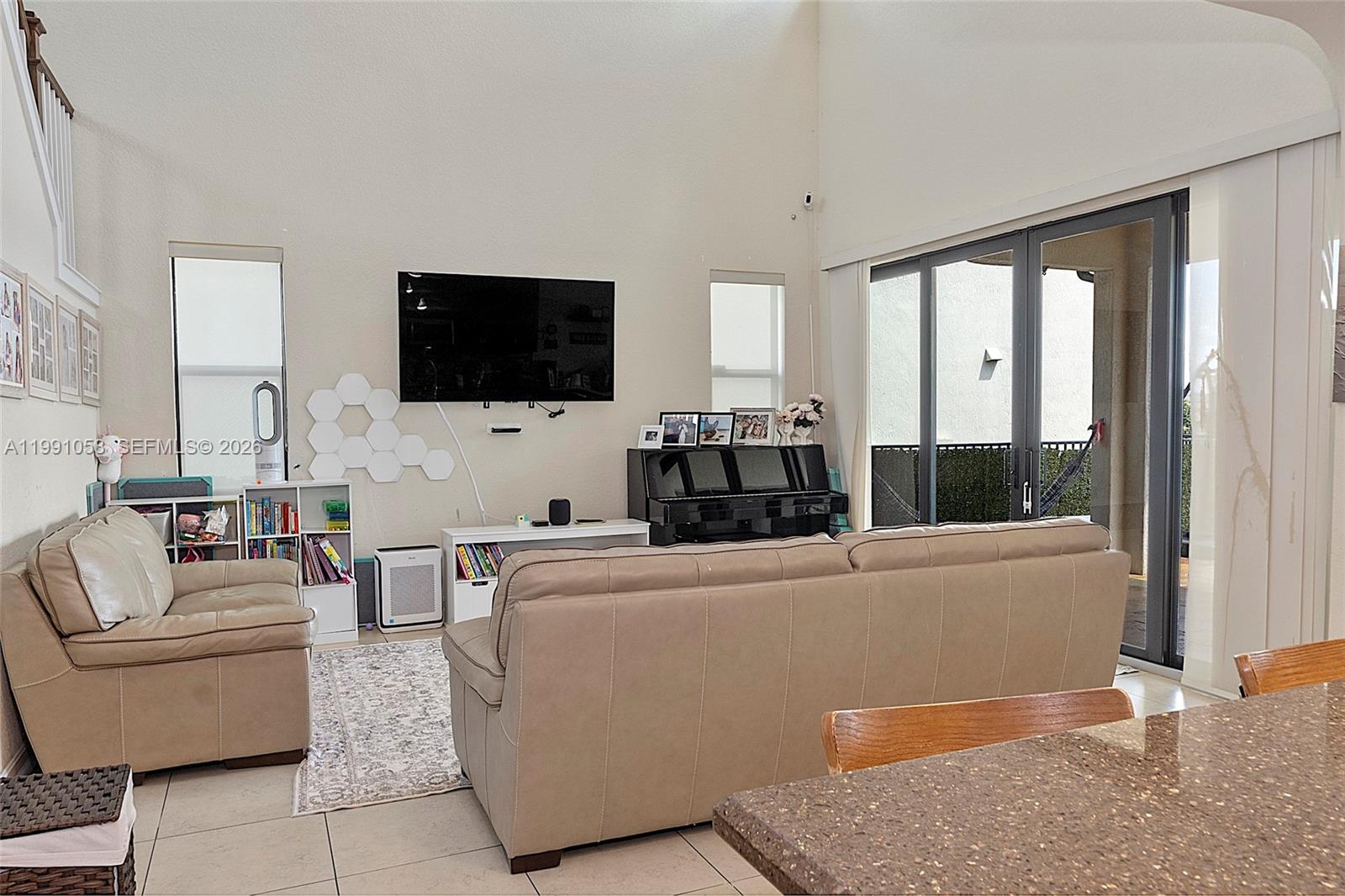 PEMBROKE LAKES SOUTH - Residential