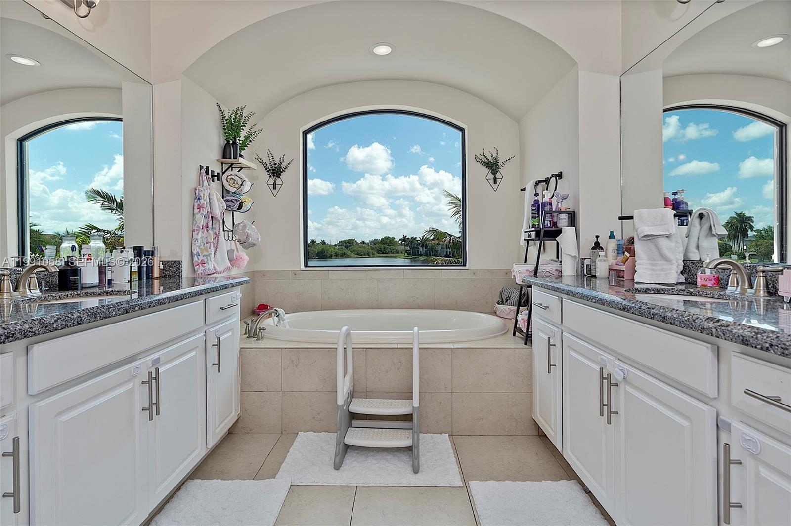 PEMBROKE LAKES SOUTH - Residential