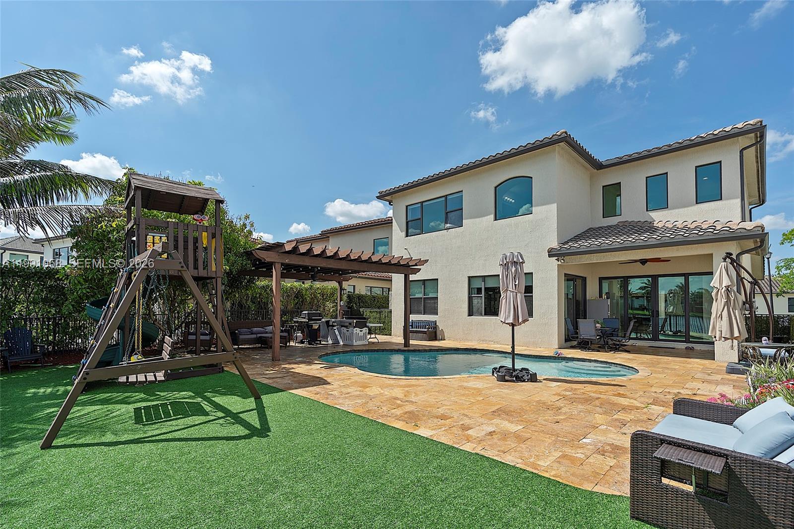 PEMBROKE LAKES SOUTH - Residential