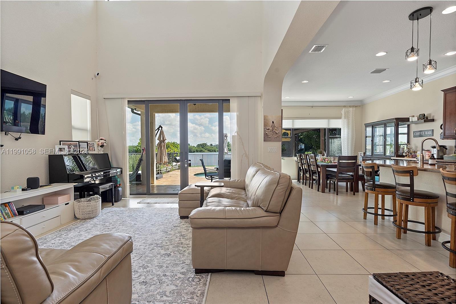 PEMBROKE LAKES SOUTH - Residential