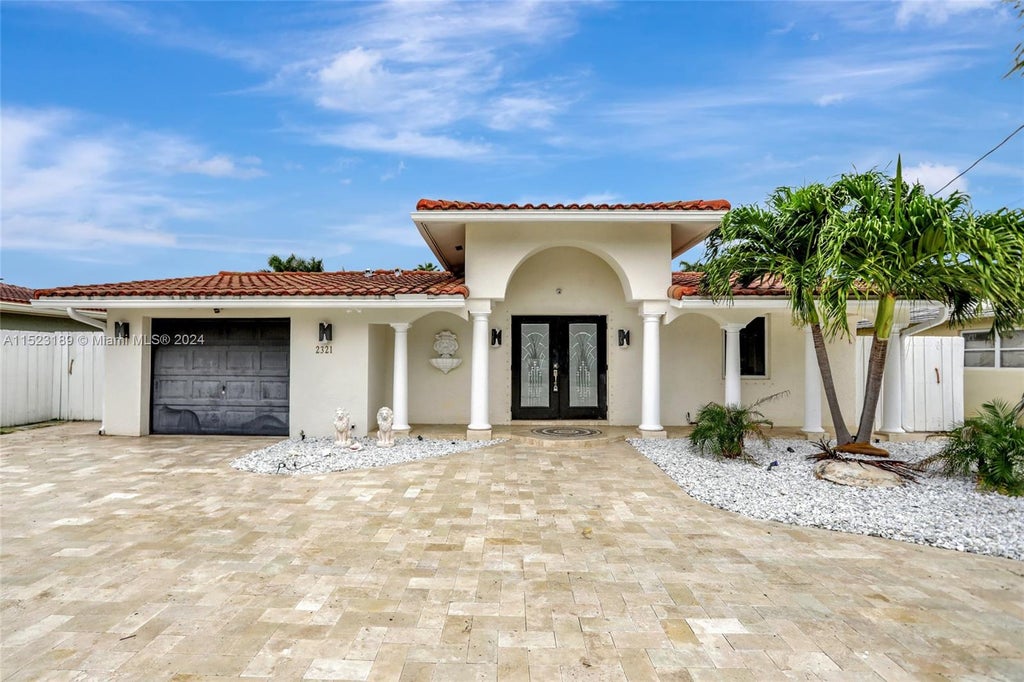 Photo of 2321 SE 15th St, Pompano Beach, FL 33062 (MLS # A11523189)