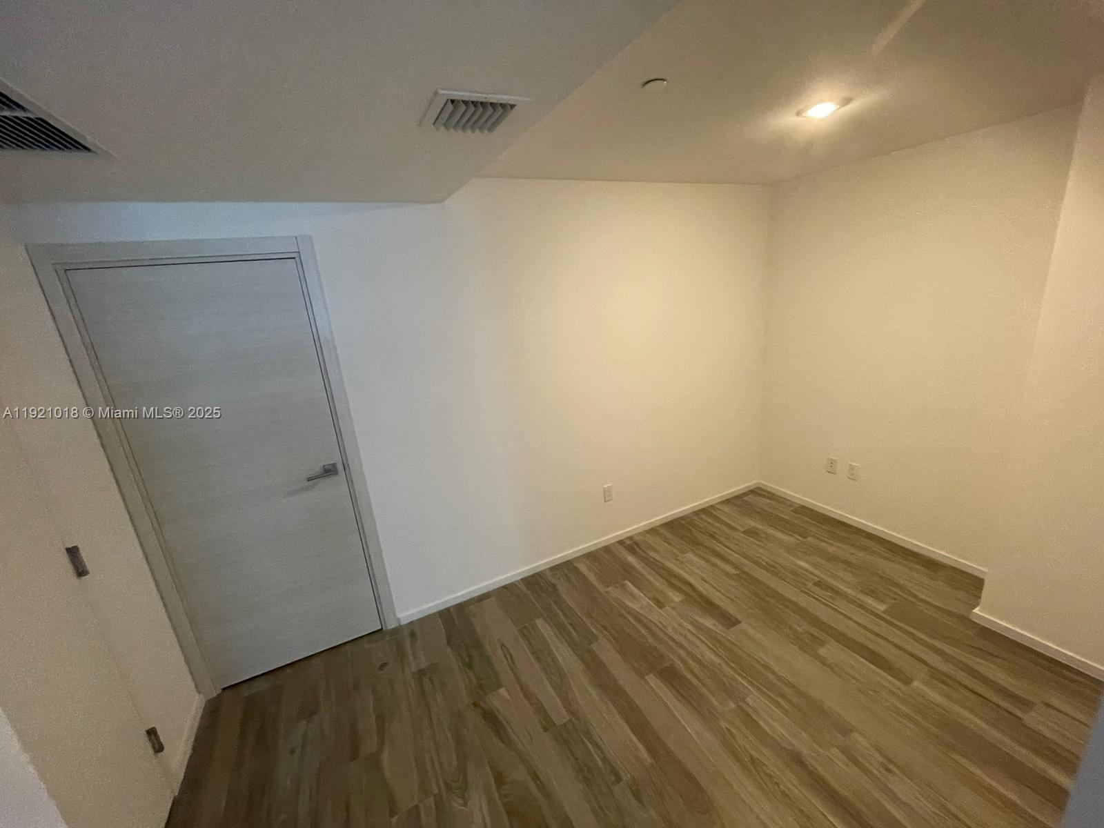 801 SMA RESIDENCES CONDO - Residential Lease