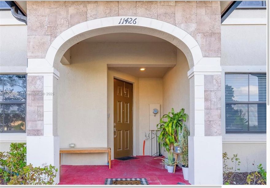 This Beautiful  Townhouse   has 3 beds and 2.5 baths , in Aquabella  Villa offers plenty of room for comfort living.    Spacious  kitchen  with SS appliance and pantry . two  assigned parking space. Gated community with resort-style amenities including a clubhouse, fitness center, swimming pools.
tenant occupied please call for showing 24 hour notice.