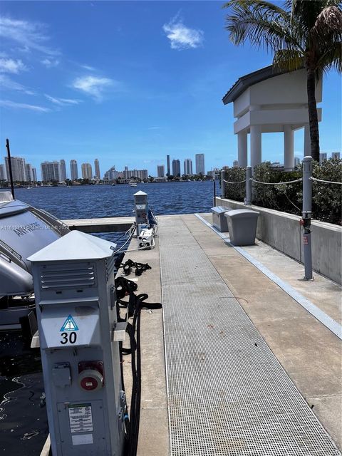 17211 Biscayne Blvd #30 Miami FL 33160