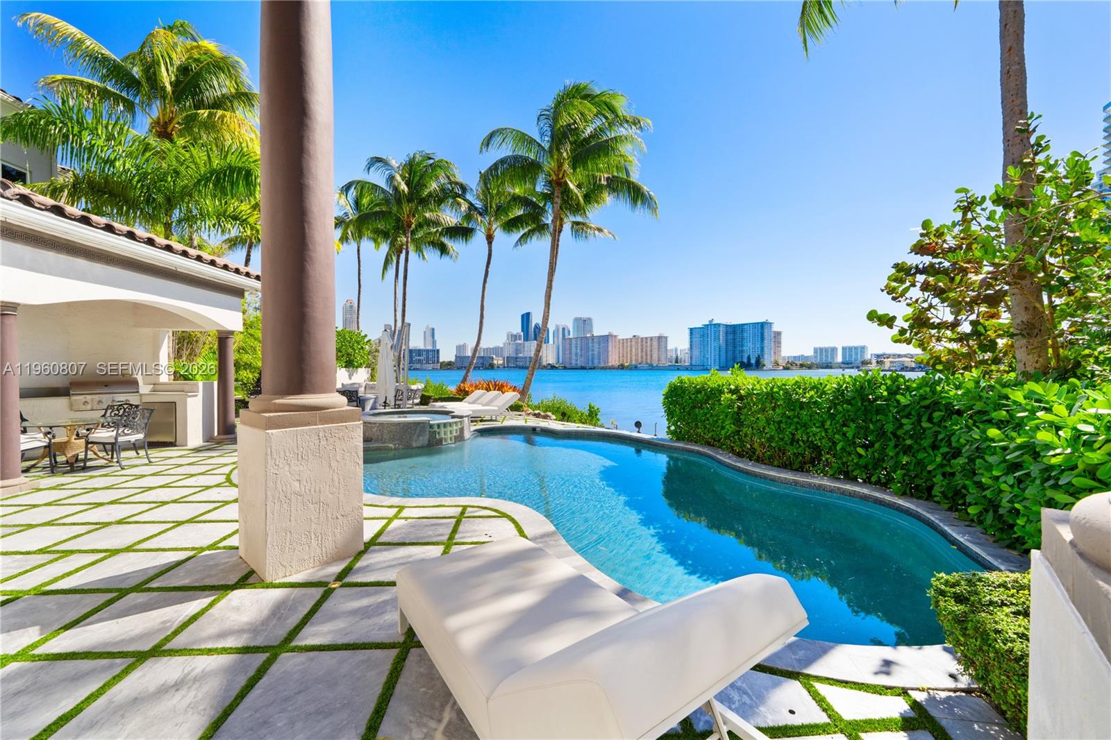 ISLAND ESTATES - Residential