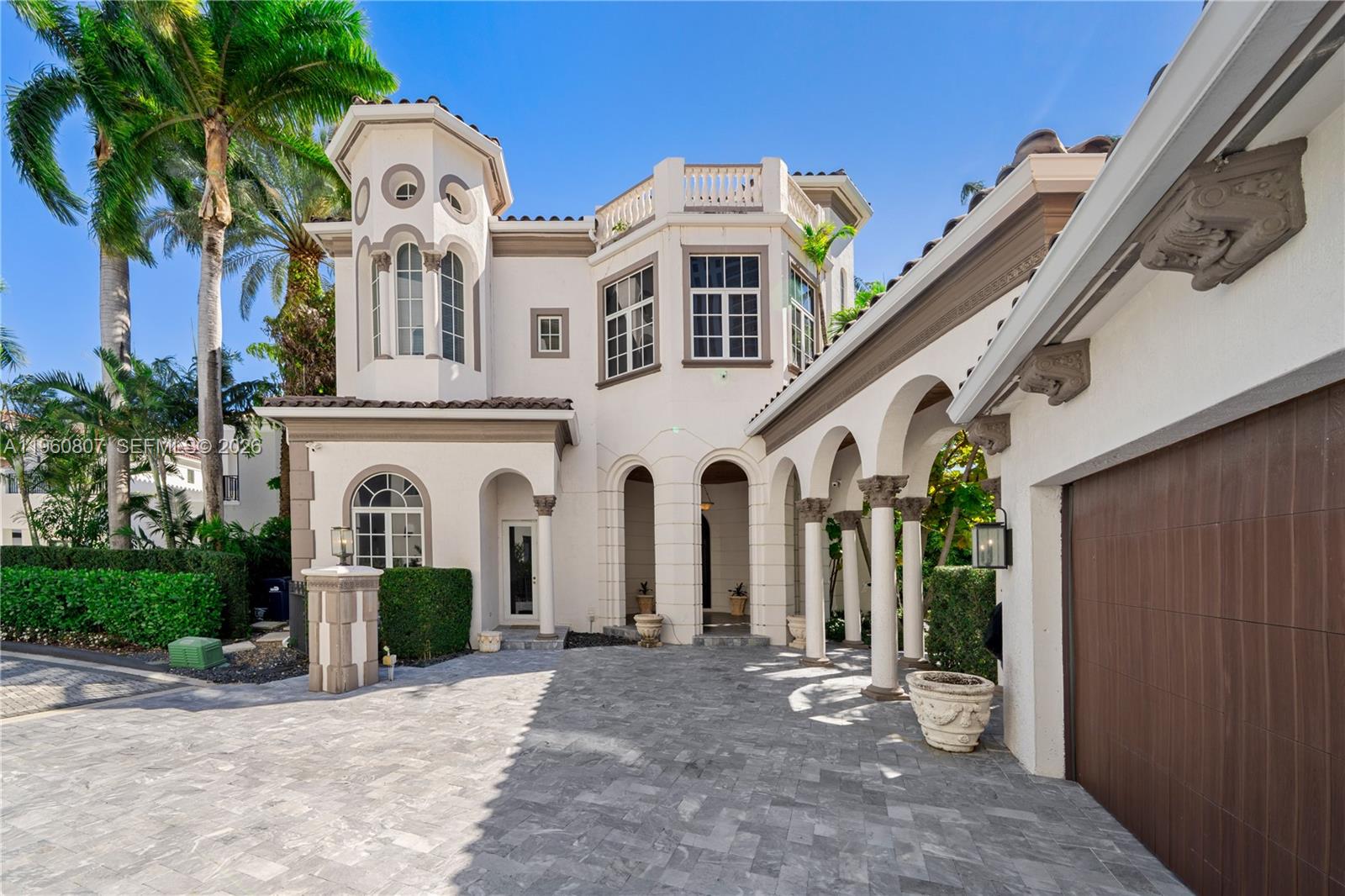 ISLAND ESTATES - Residential