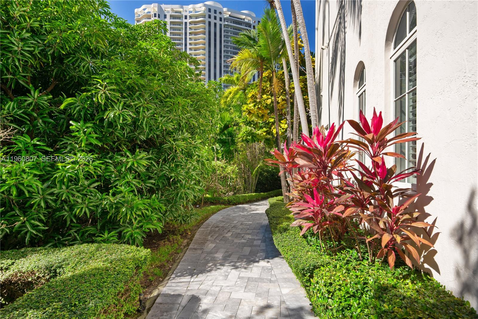 ISLAND ESTATES - Residential