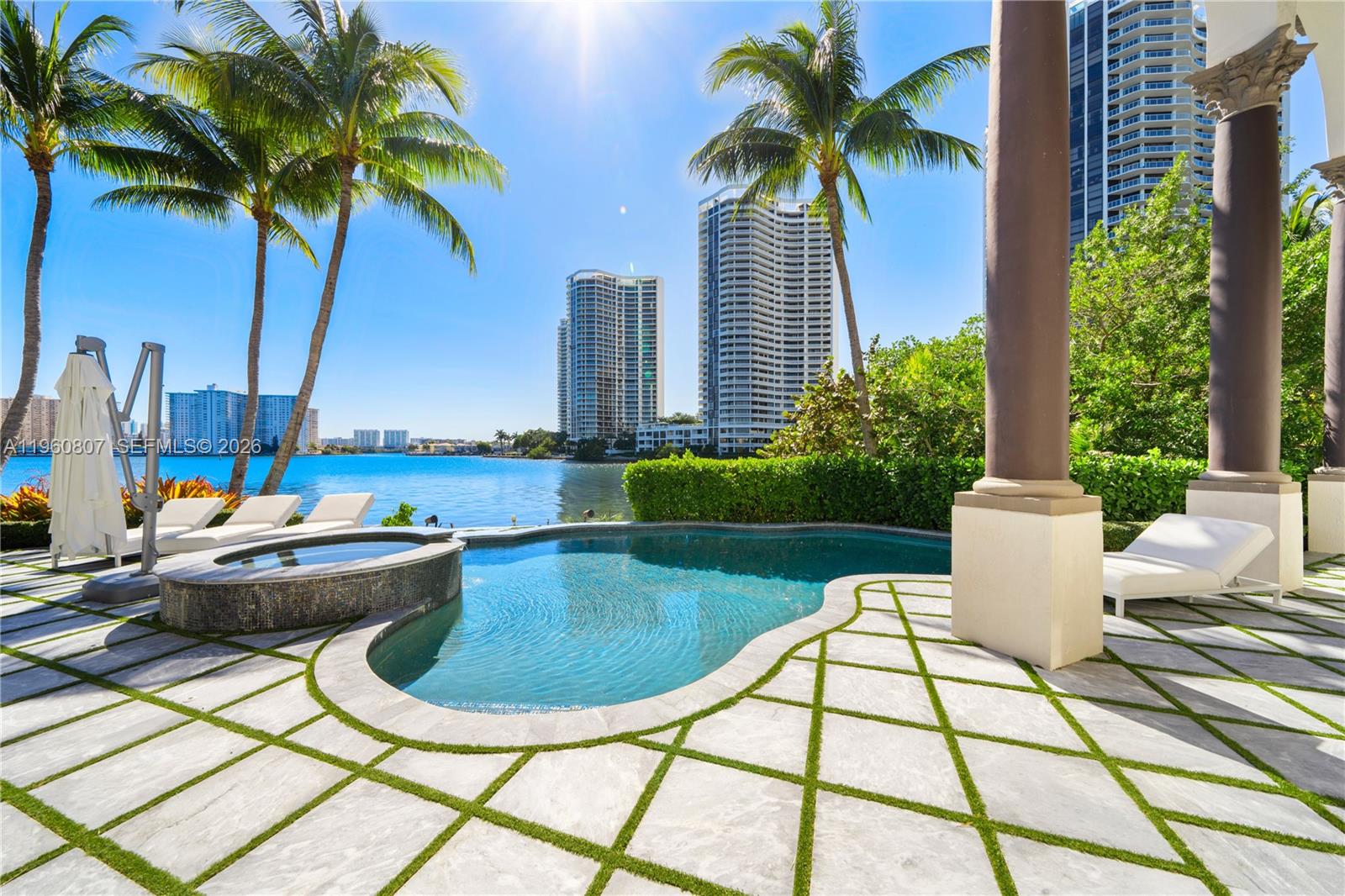 ISLAND ESTATES - Residential