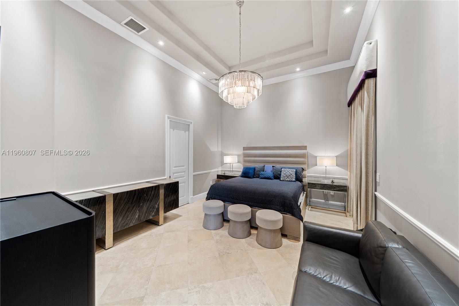 ISLAND ESTATES - Residential