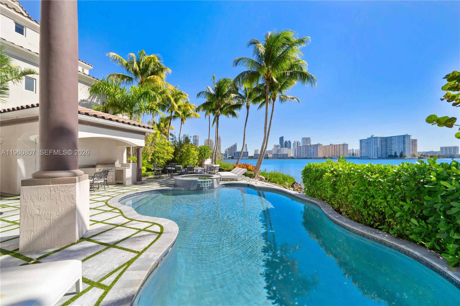 ISLAND ESTATES - Residential