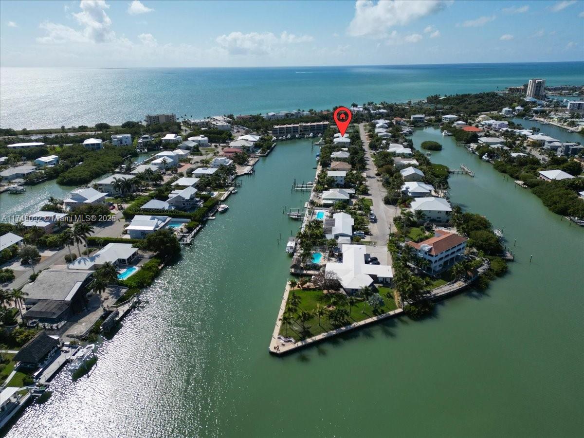 COCO PLUM BEACH - Residential