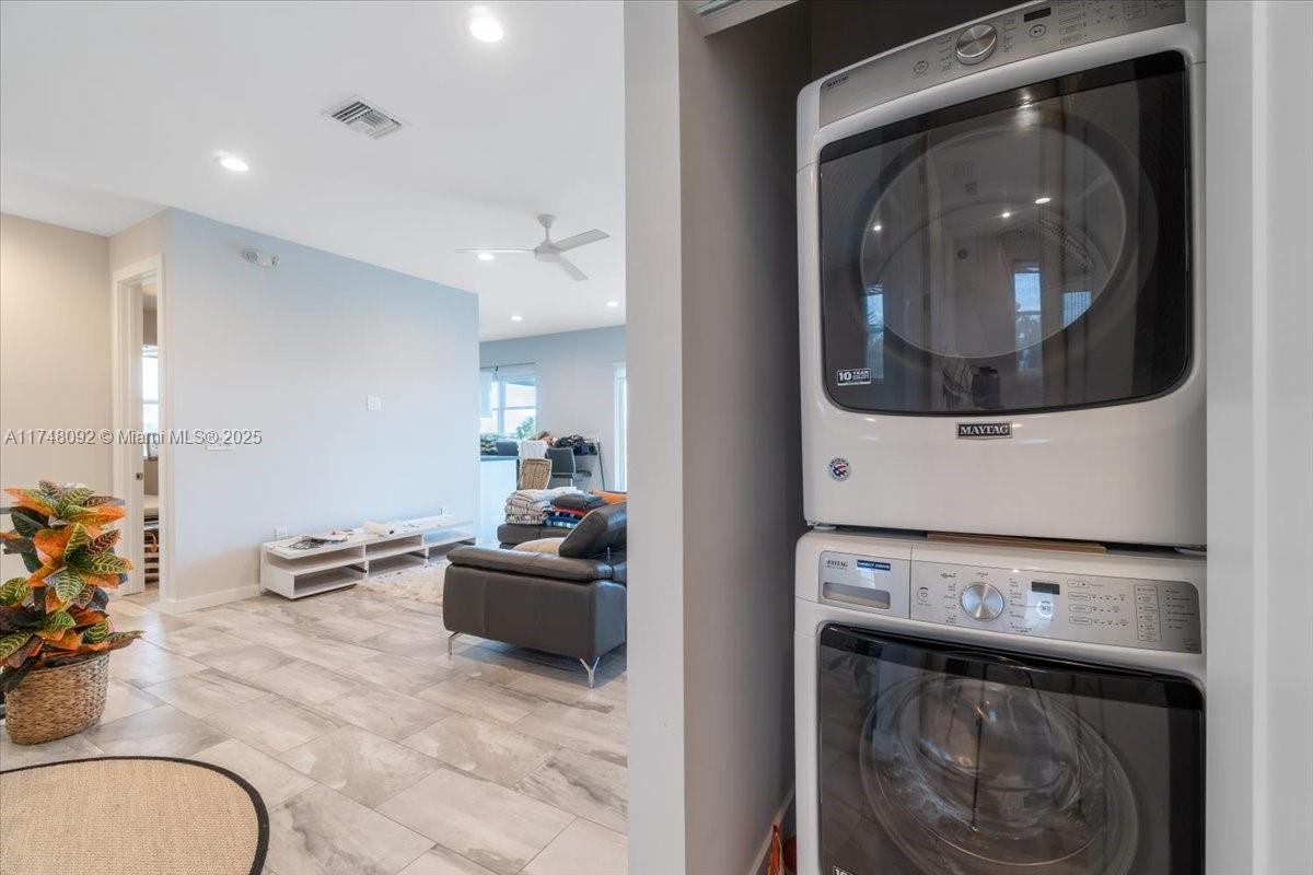 COCO PLUM BEACH - Residential