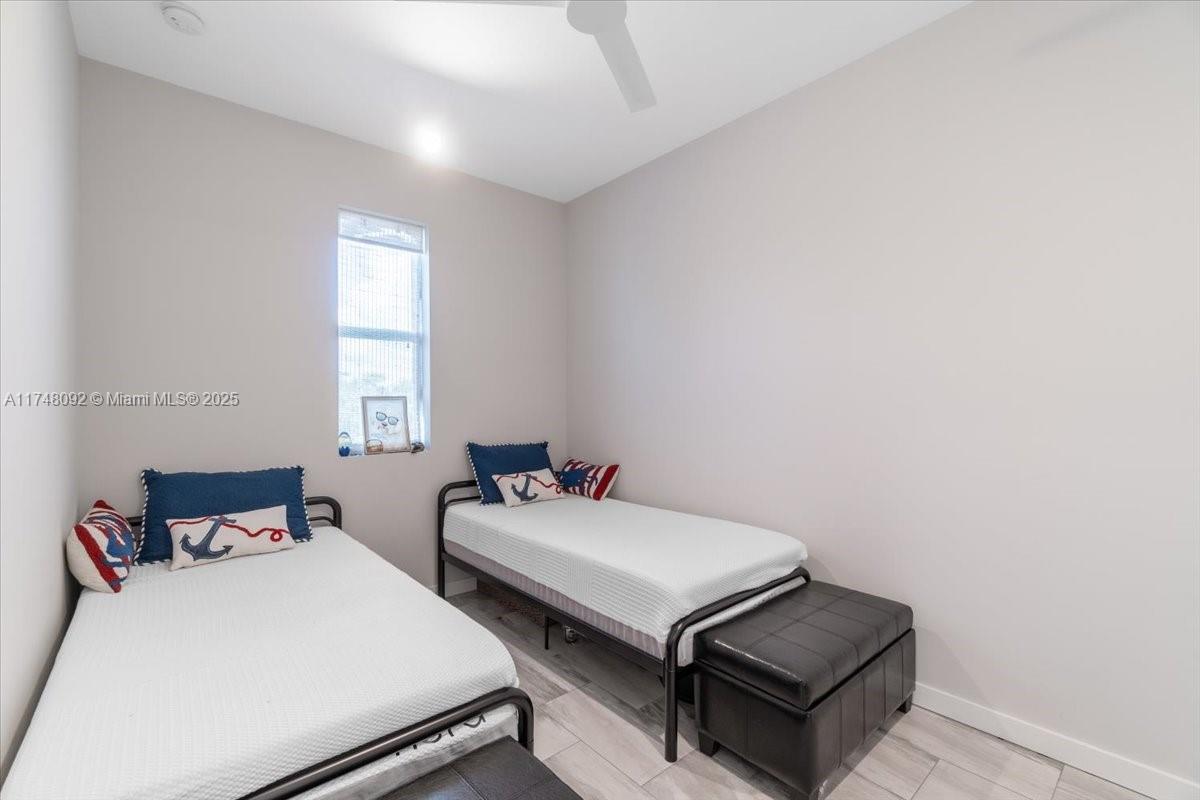 COCO PLUM BEACH - Residential