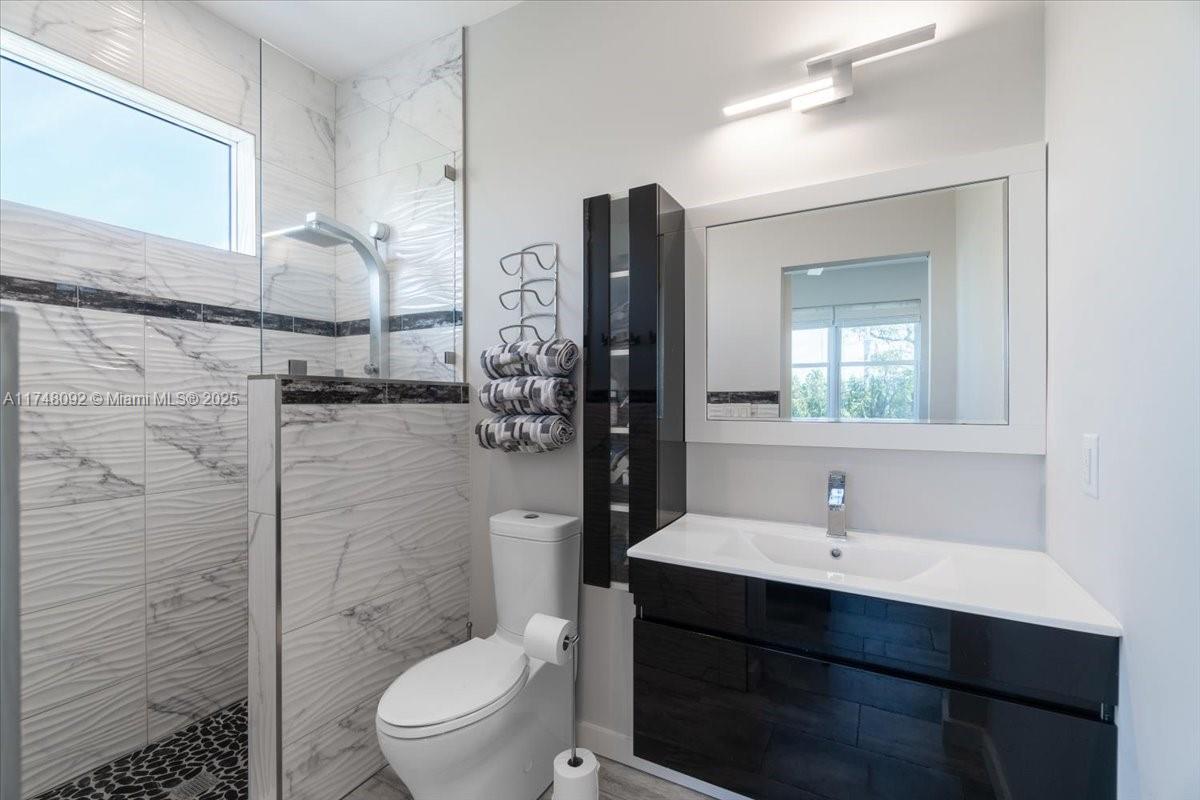 COCO PLUM BEACH - Residential