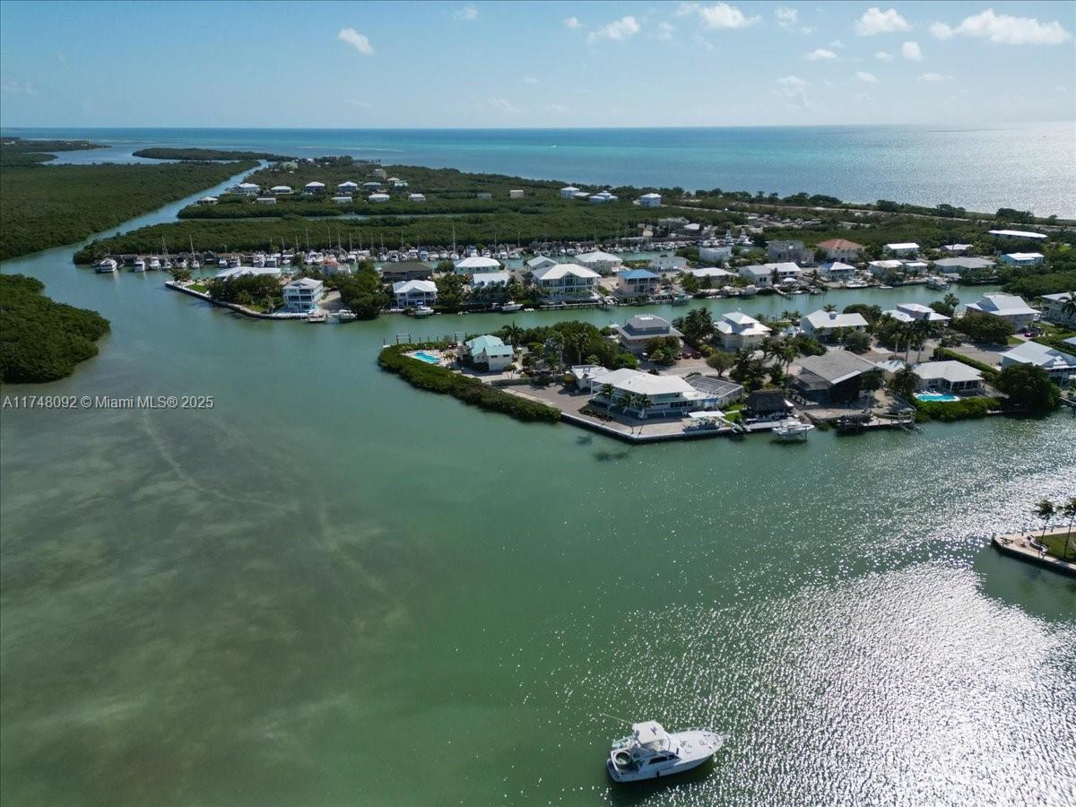 COCO PLUM BEACH - Residential