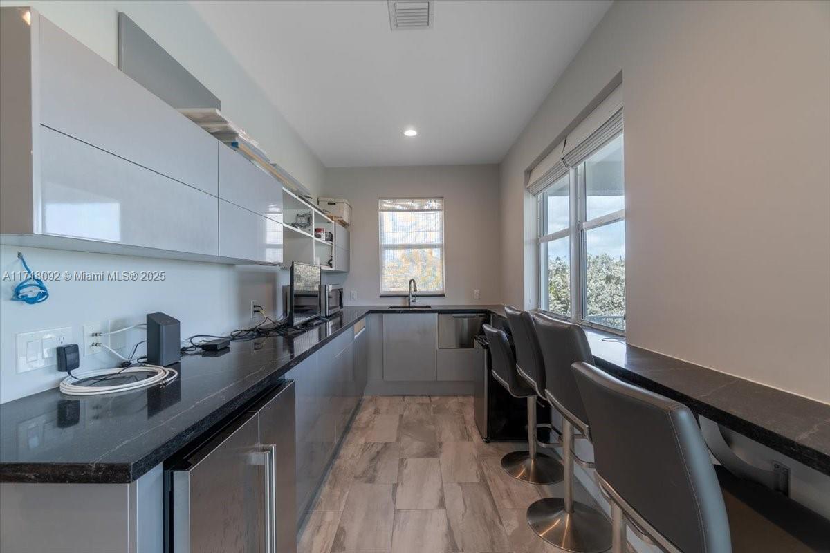 COCO PLUM BEACH - Residential