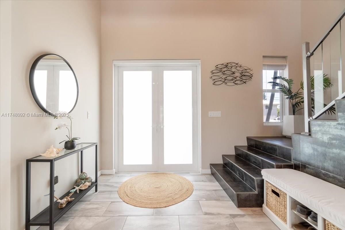 COCO PLUM BEACH - Residential