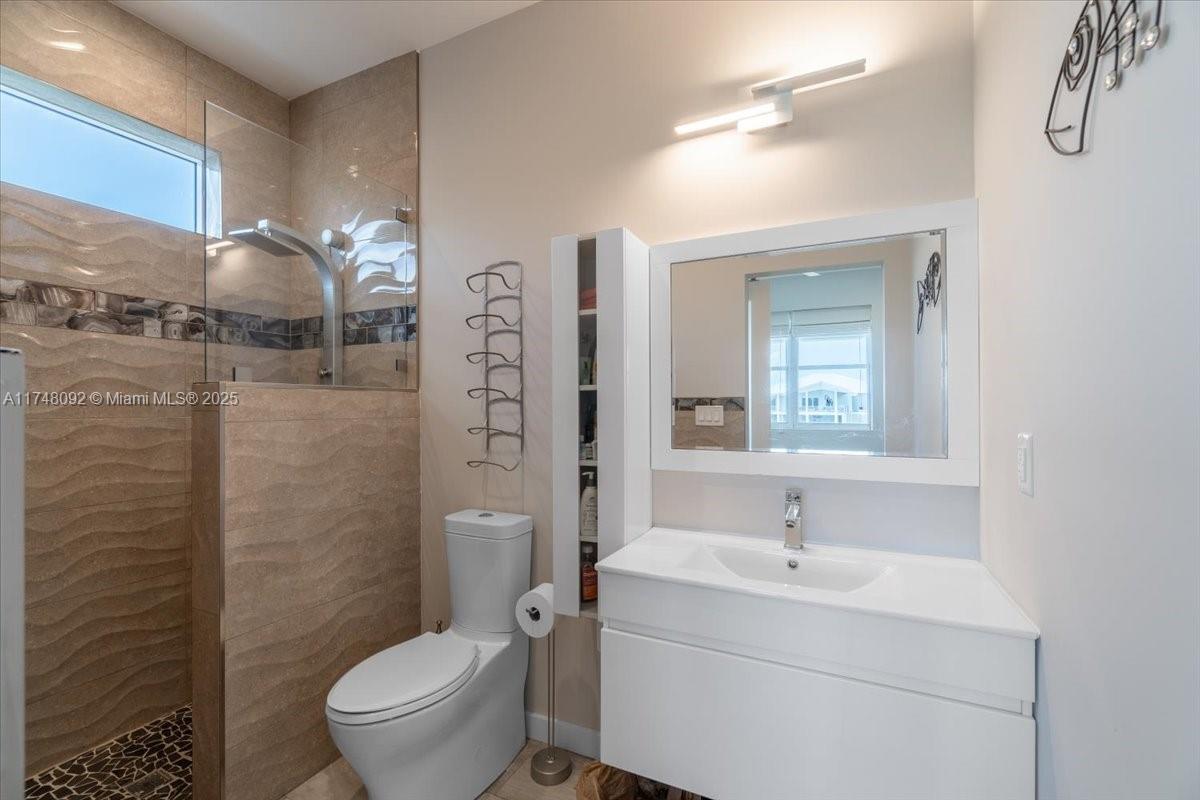 COCO PLUM BEACH - Residential