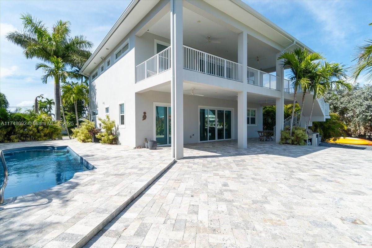 COCO PLUM BEACH - Residential
