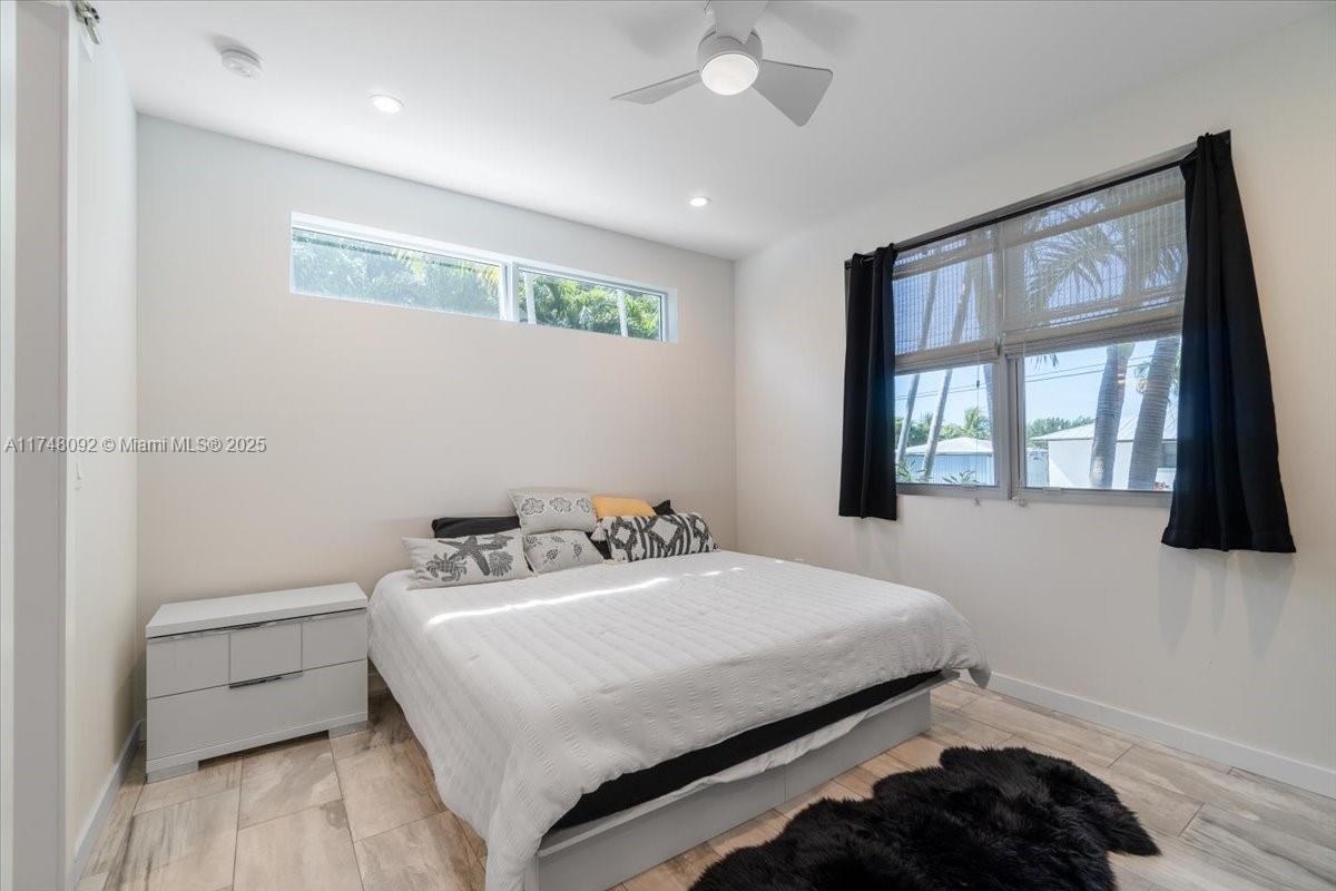 COCO PLUM BEACH - Residential