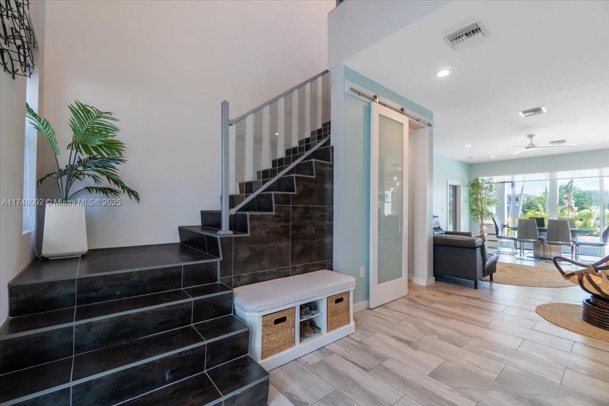 COCO PLUM BEACH - Residential