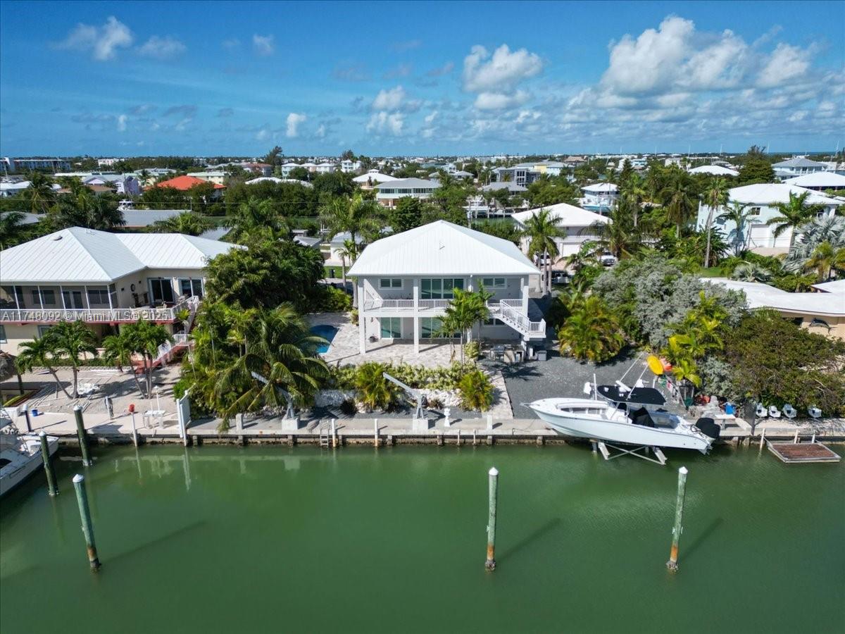 COCO PLUM BEACH - Residential