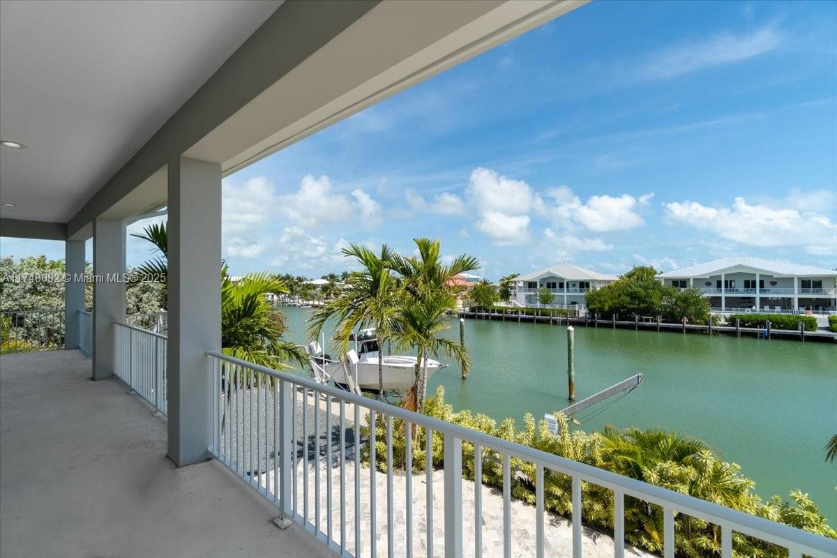 COCO PLUM BEACH - Residential