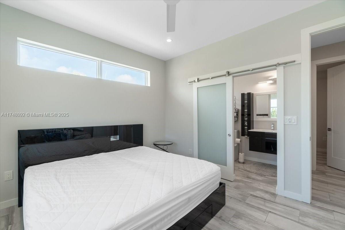 COCO PLUM BEACH - Residential