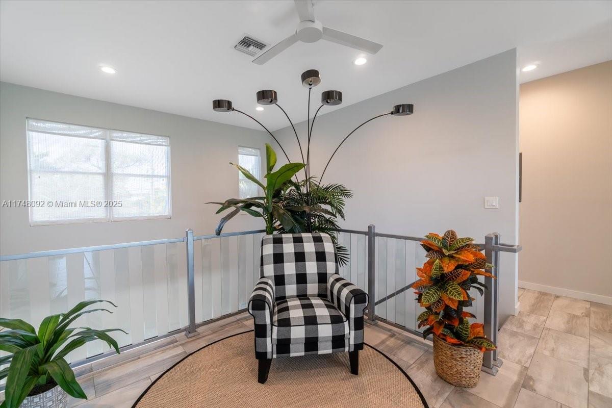 COCO PLUM BEACH - Residential