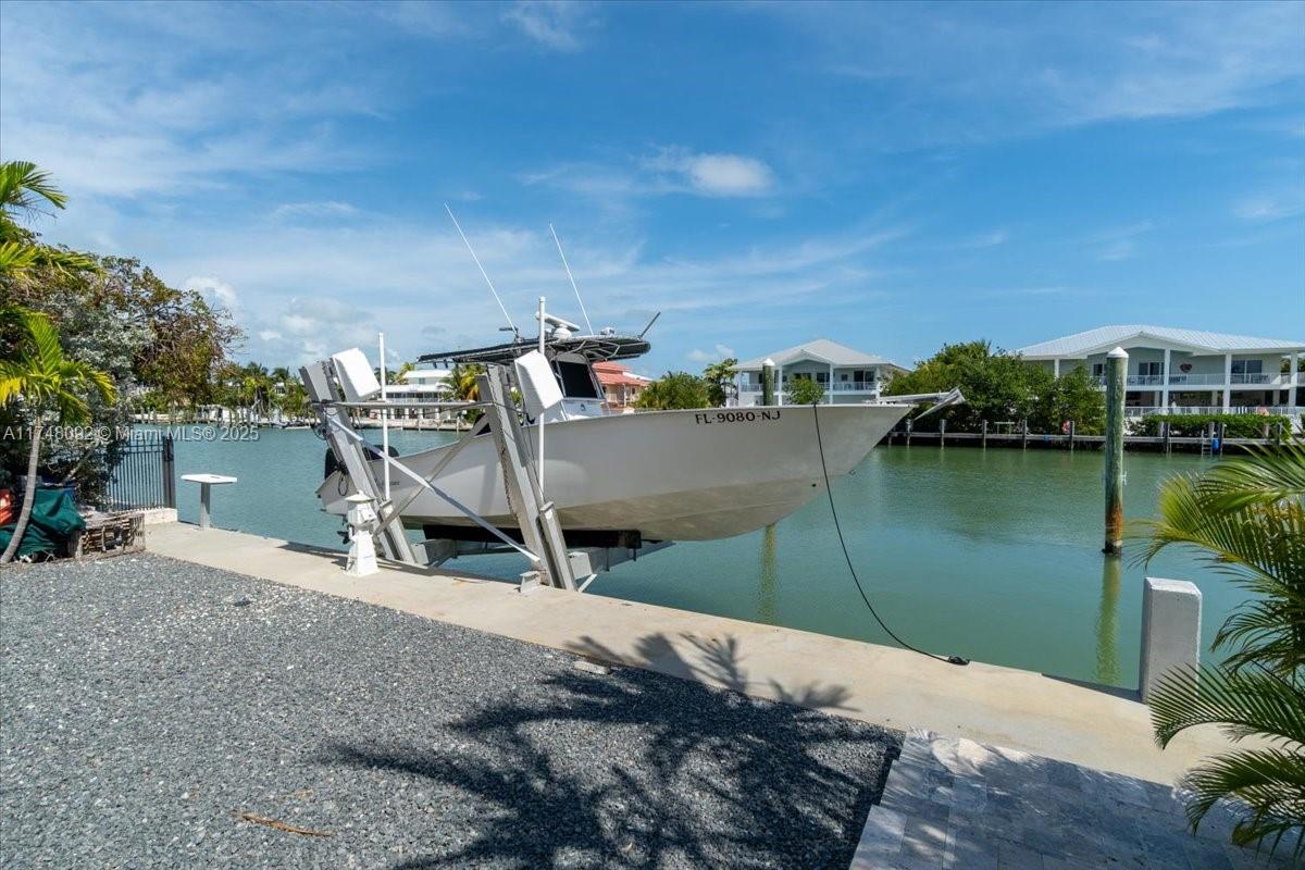 COCO PLUM BEACH - Residential