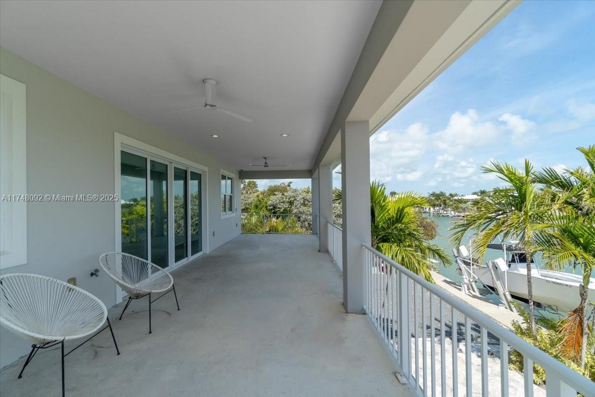 COCO PLUM BEACH - Residential