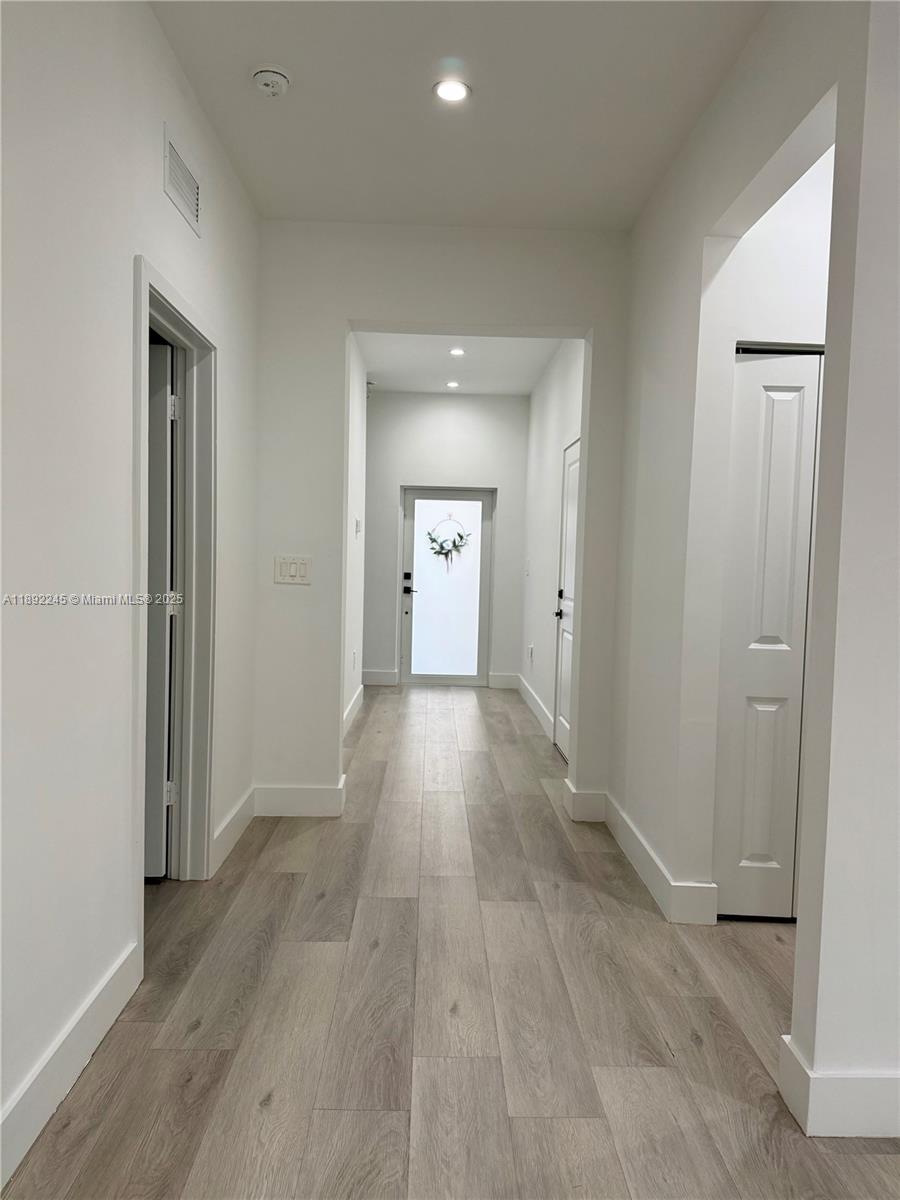 LUXOR HOMES - Residential Lease