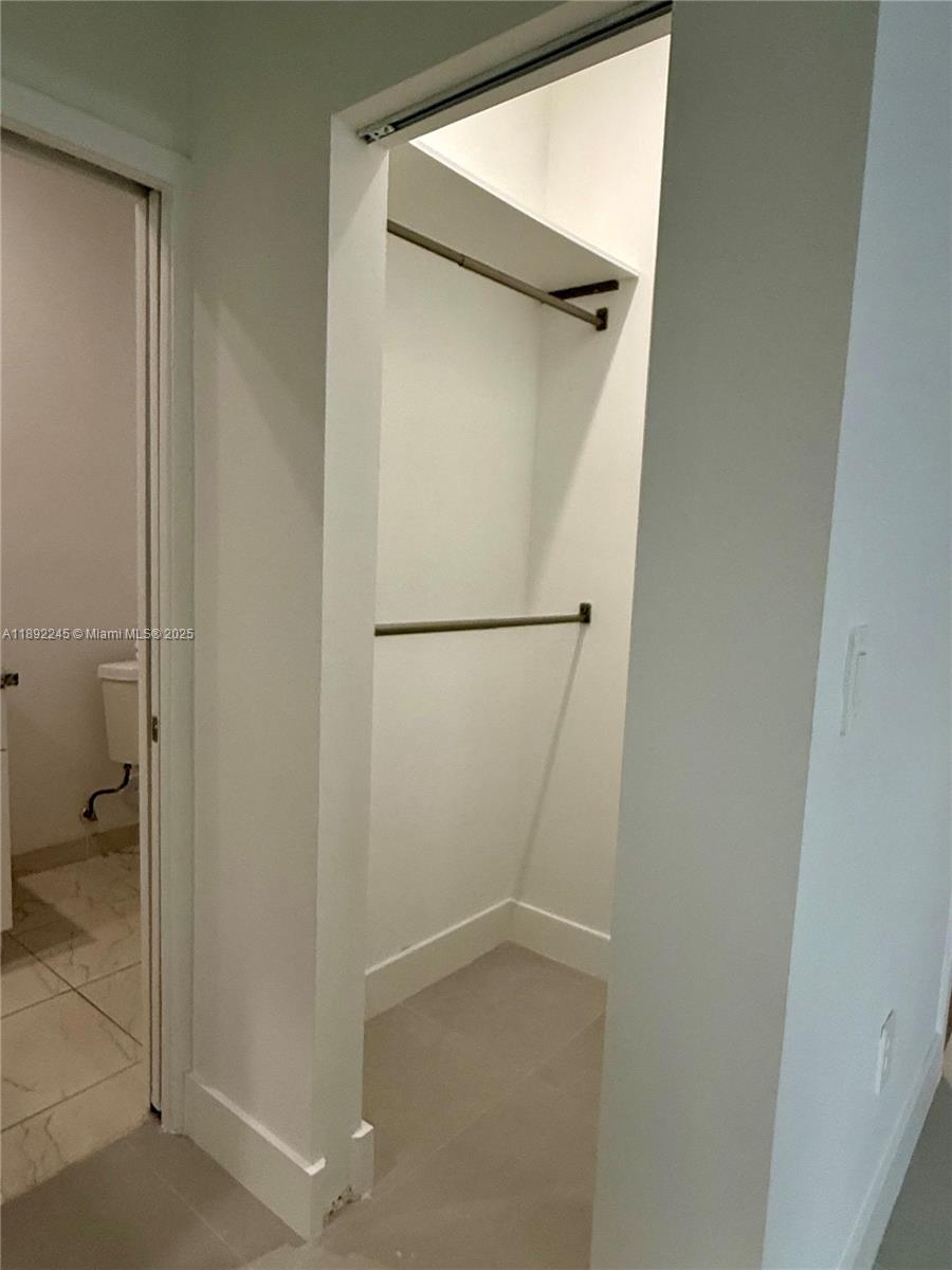 LUXOR HOMES - Residential Lease