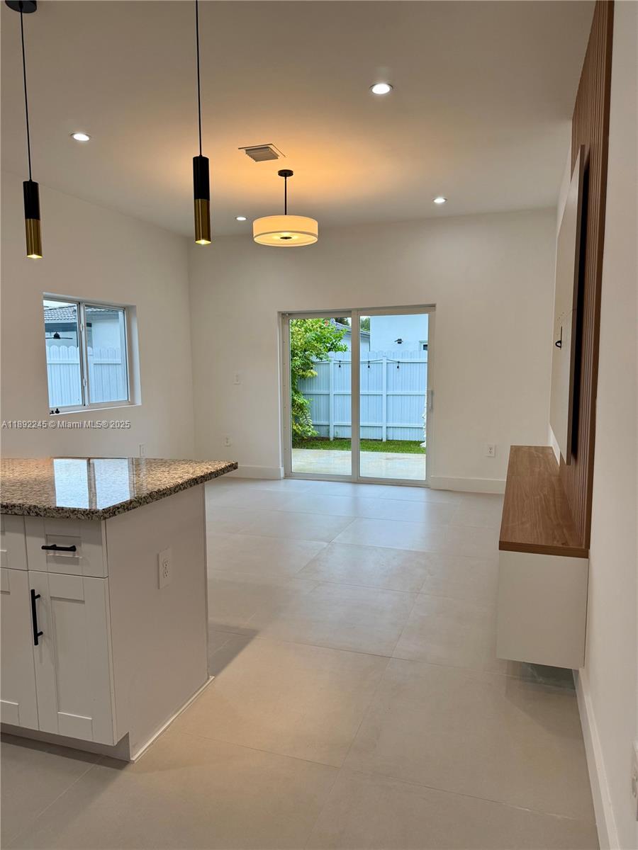 LUXOR HOMES - Residential Lease