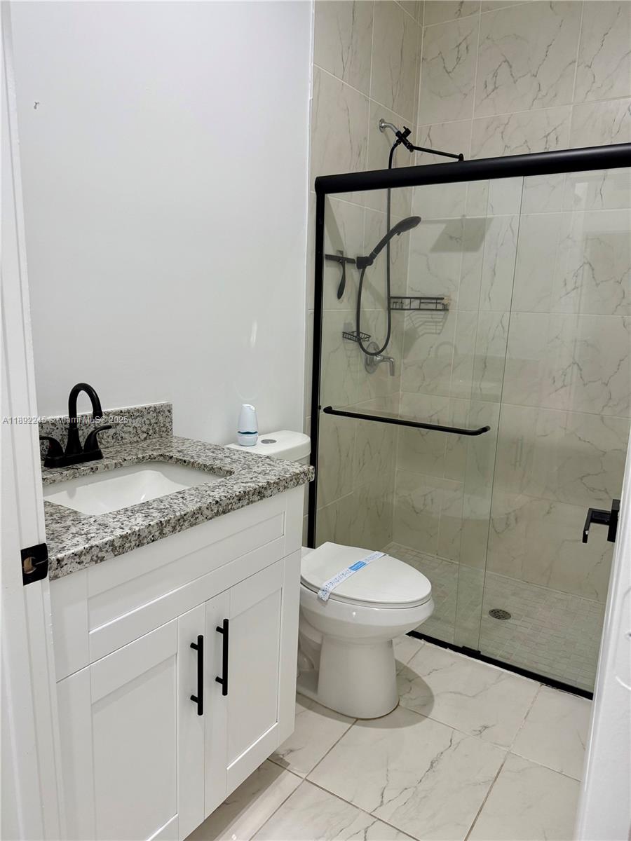 LUXOR HOMES - Residential Lease