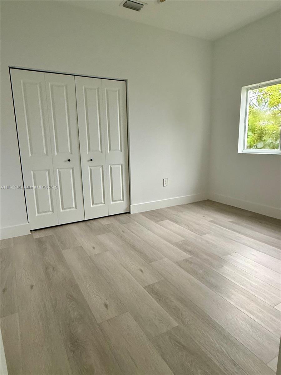 LUXOR HOMES - Residential Lease