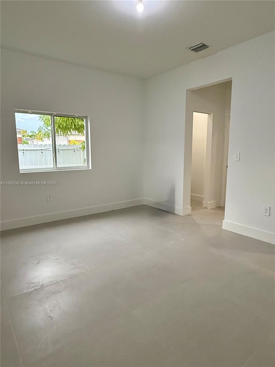 LUXOR HOMES - Residential Lease
