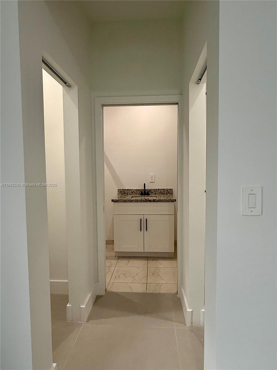 LUXOR HOMES - Residential Lease