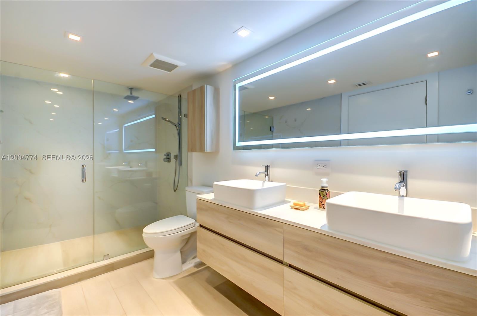 BLDG 5 OF COUNTRY CLUB AP - Residential