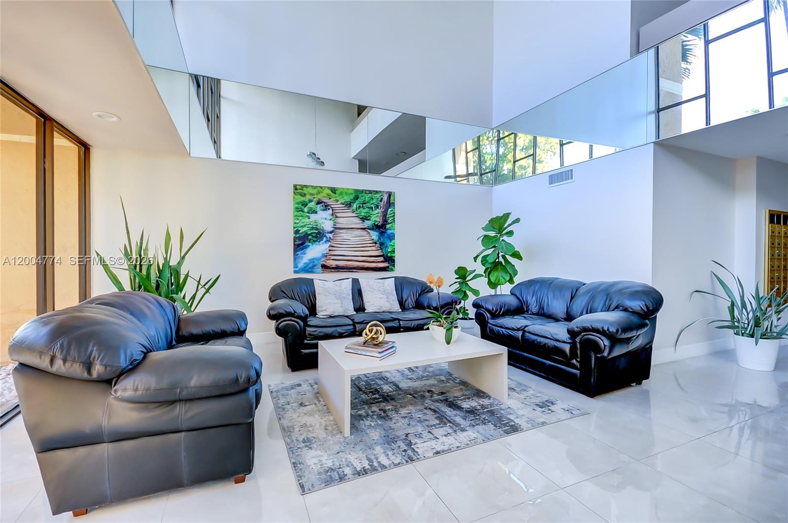 BLDG 5 OF COUNTRY CLUB AP - Residential