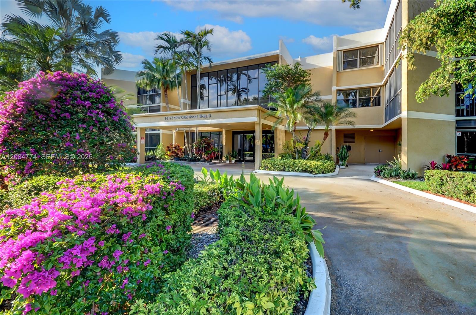 BLDG 5 OF COUNTRY CLUB AP - Residential