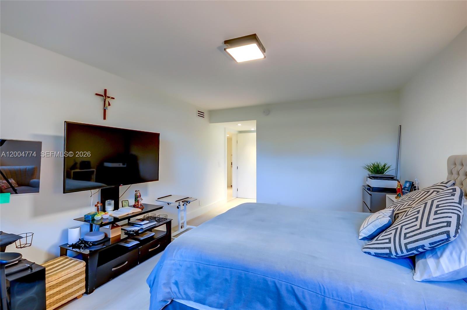 BLDG 5 OF COUNTRY CLUB AP - Residential