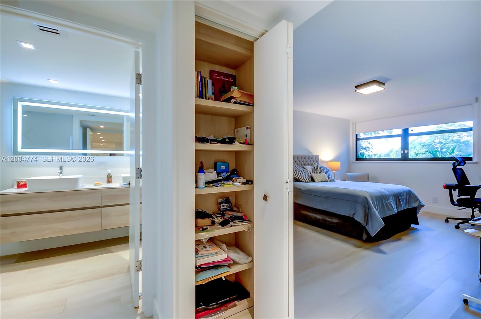 BLDG 5 OF COUNTRY CLUB AP - Residential